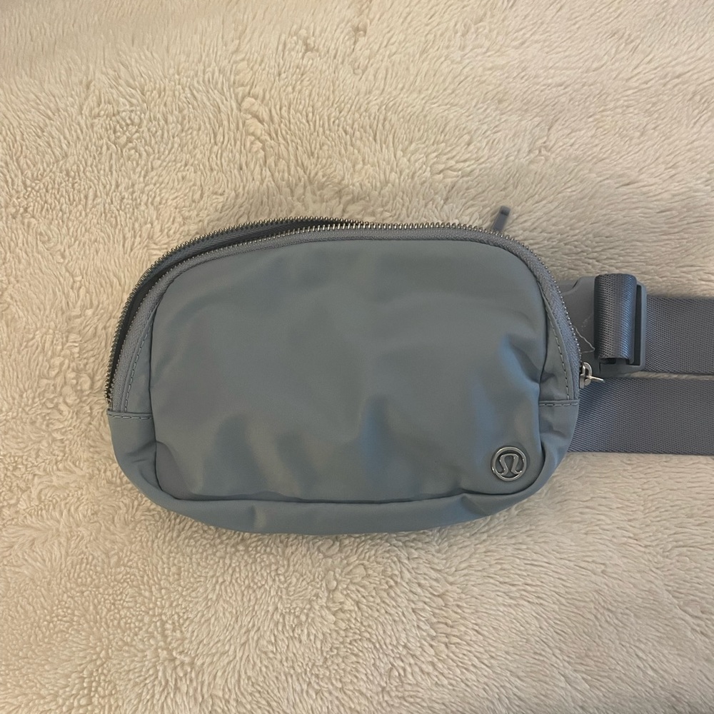 NWOT Lululemon Belt Bag🍋